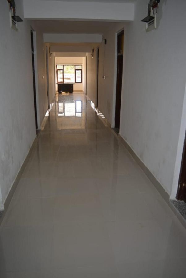 Nice One Palace Srīnagar Exterior foto