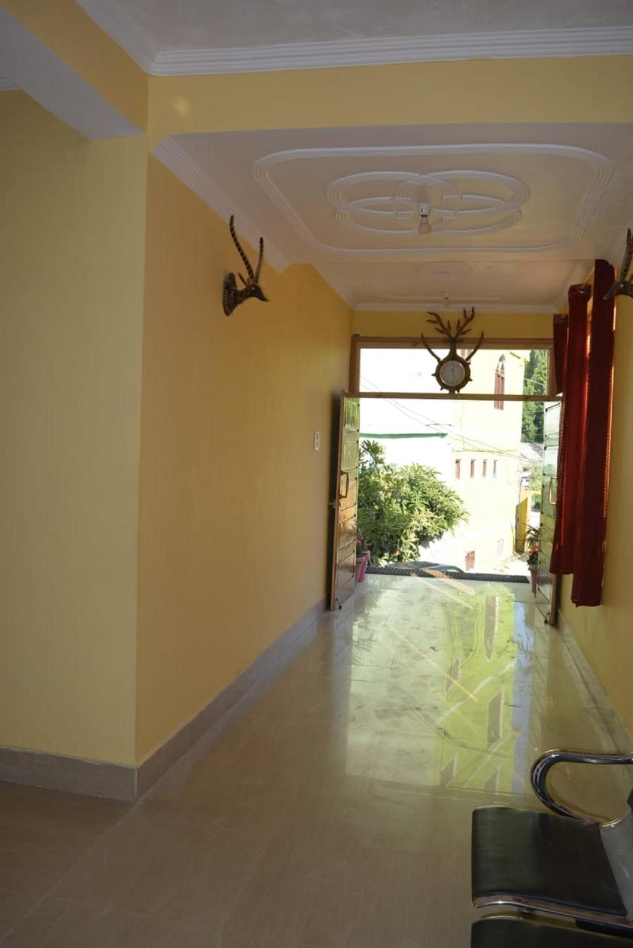 Nice One Palace Srīnagar Exterior foto